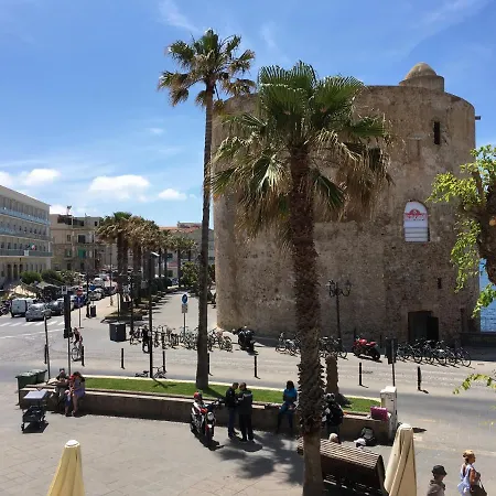 In Piazza Sulis شقة